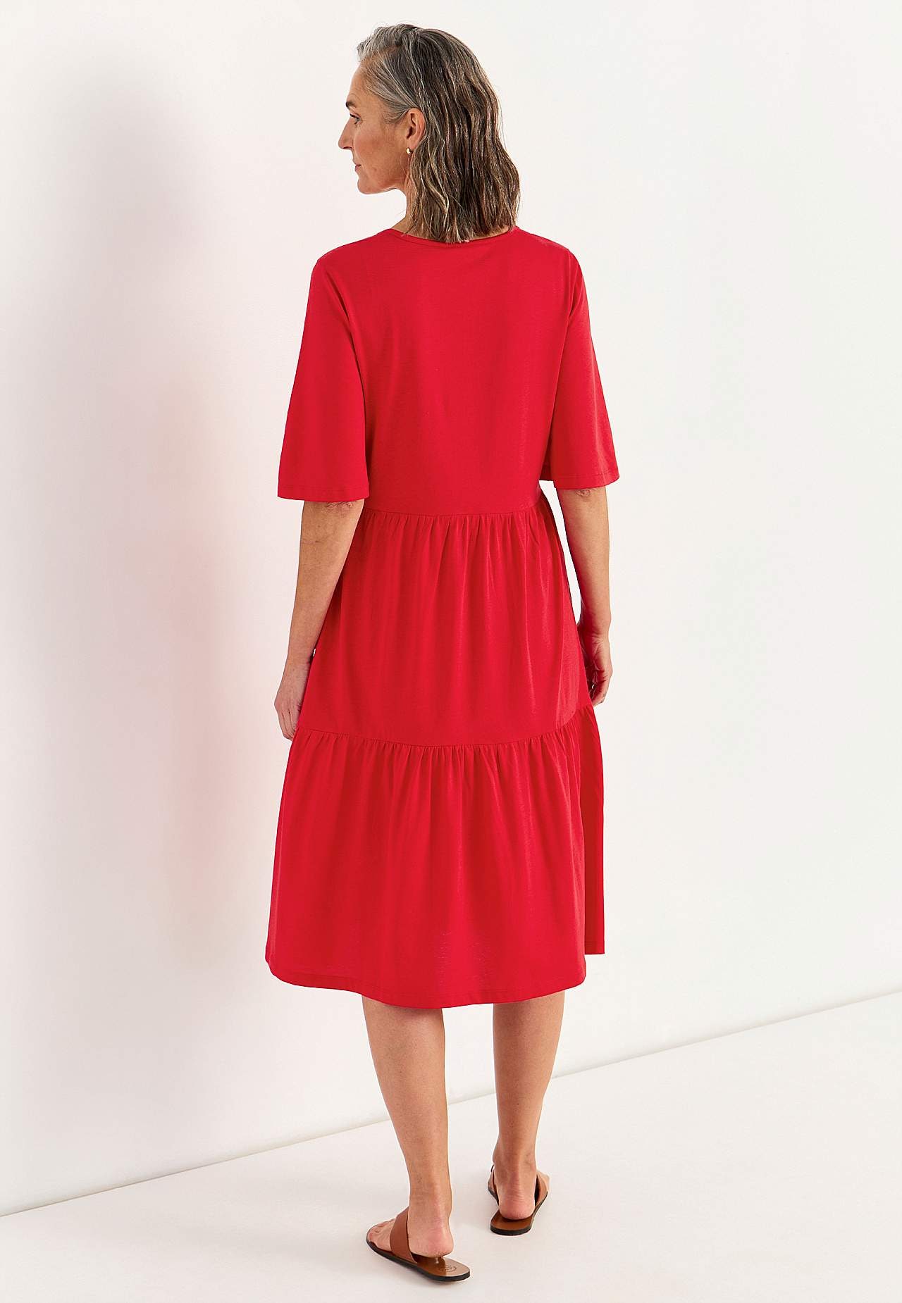 Dżersejowa sukienka z falbanką