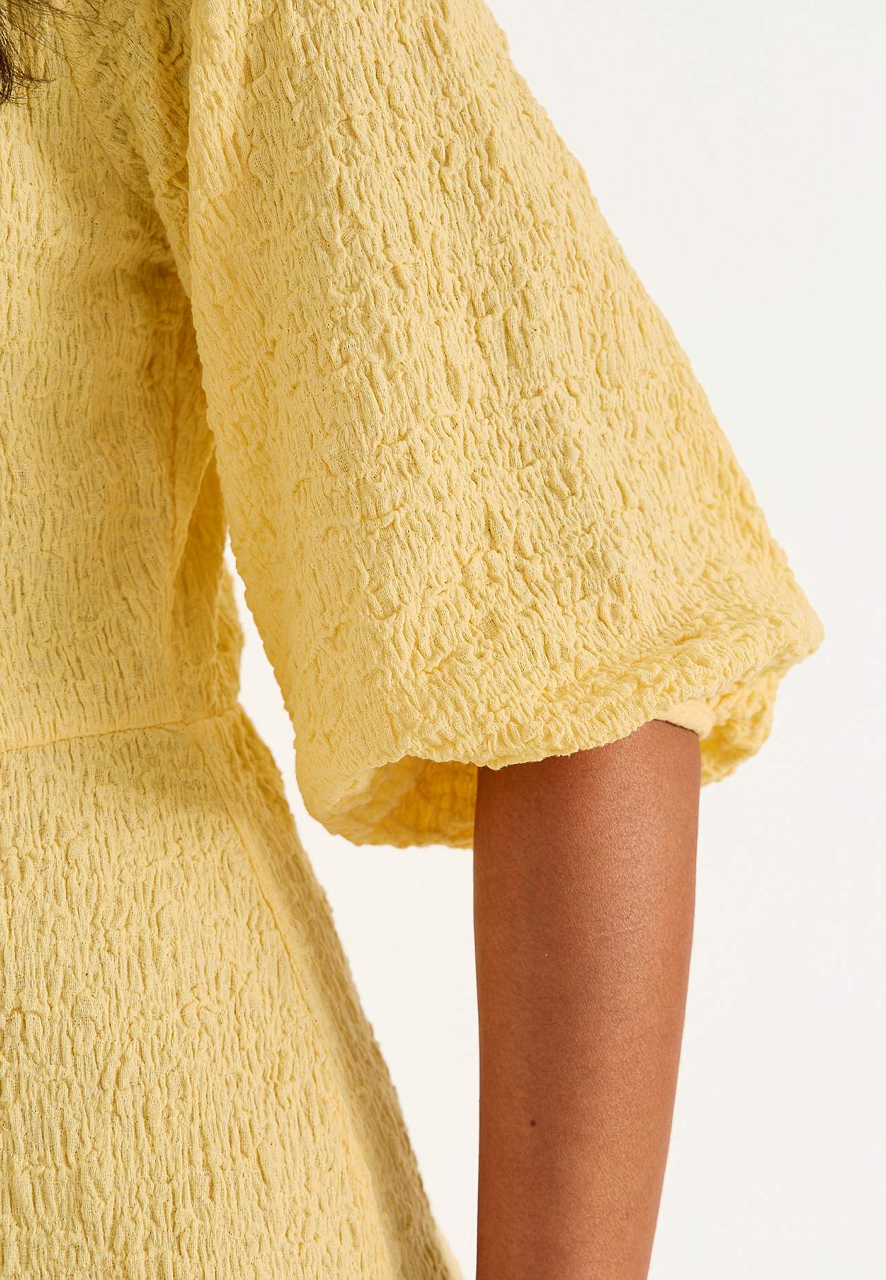 Dżersejowa sukienka ze strukturą