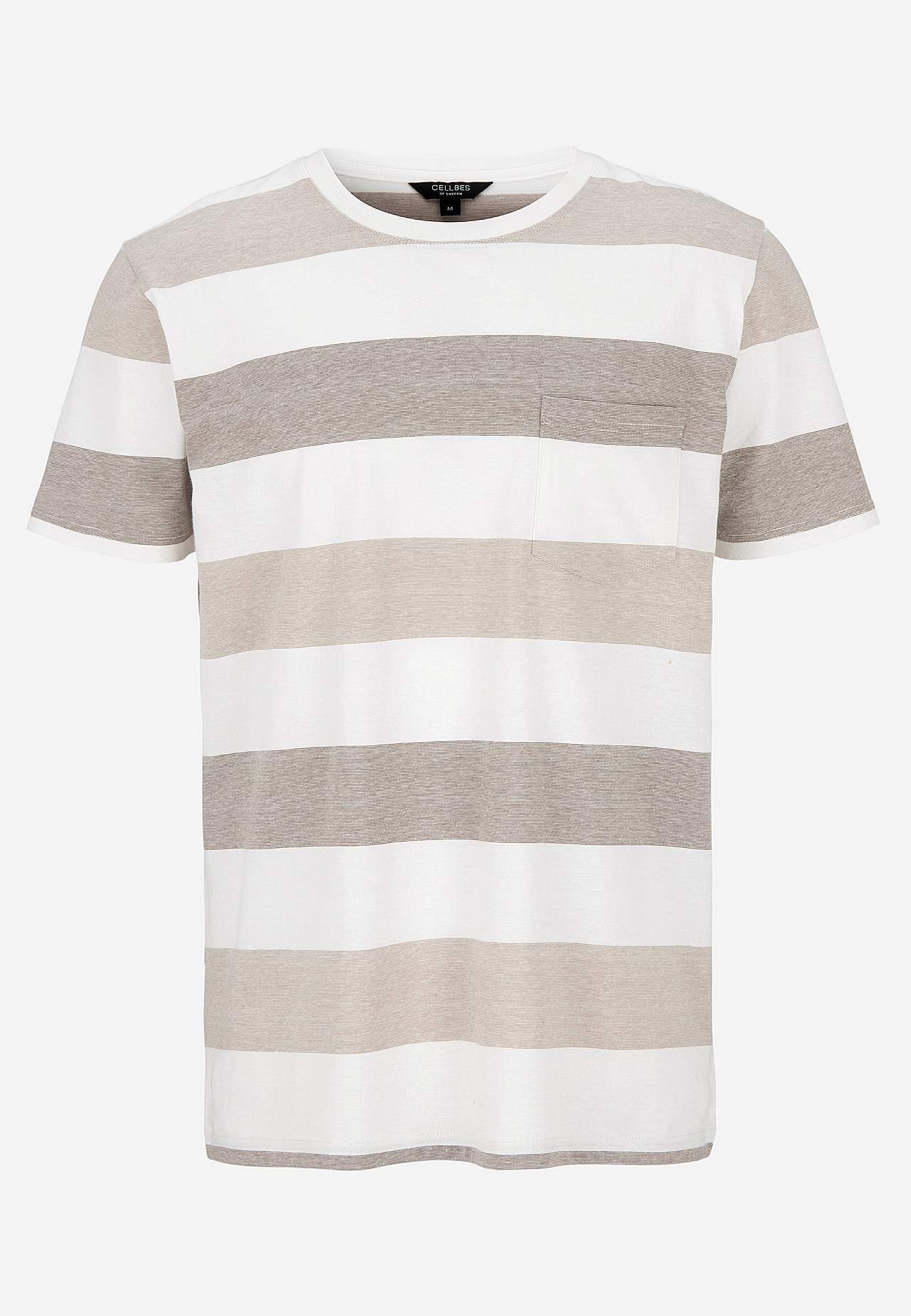 T-shirt ze szerokimi naszywkami Johannes