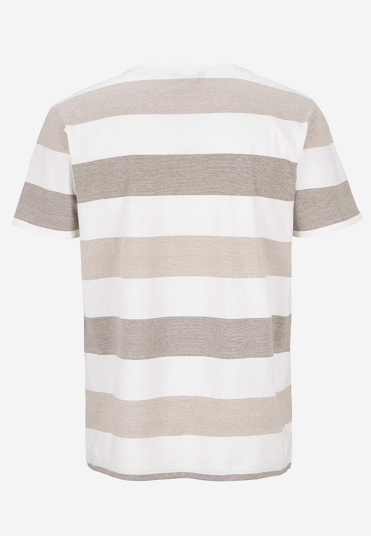 T-shirt ze szerokimi naszywkami Johannes