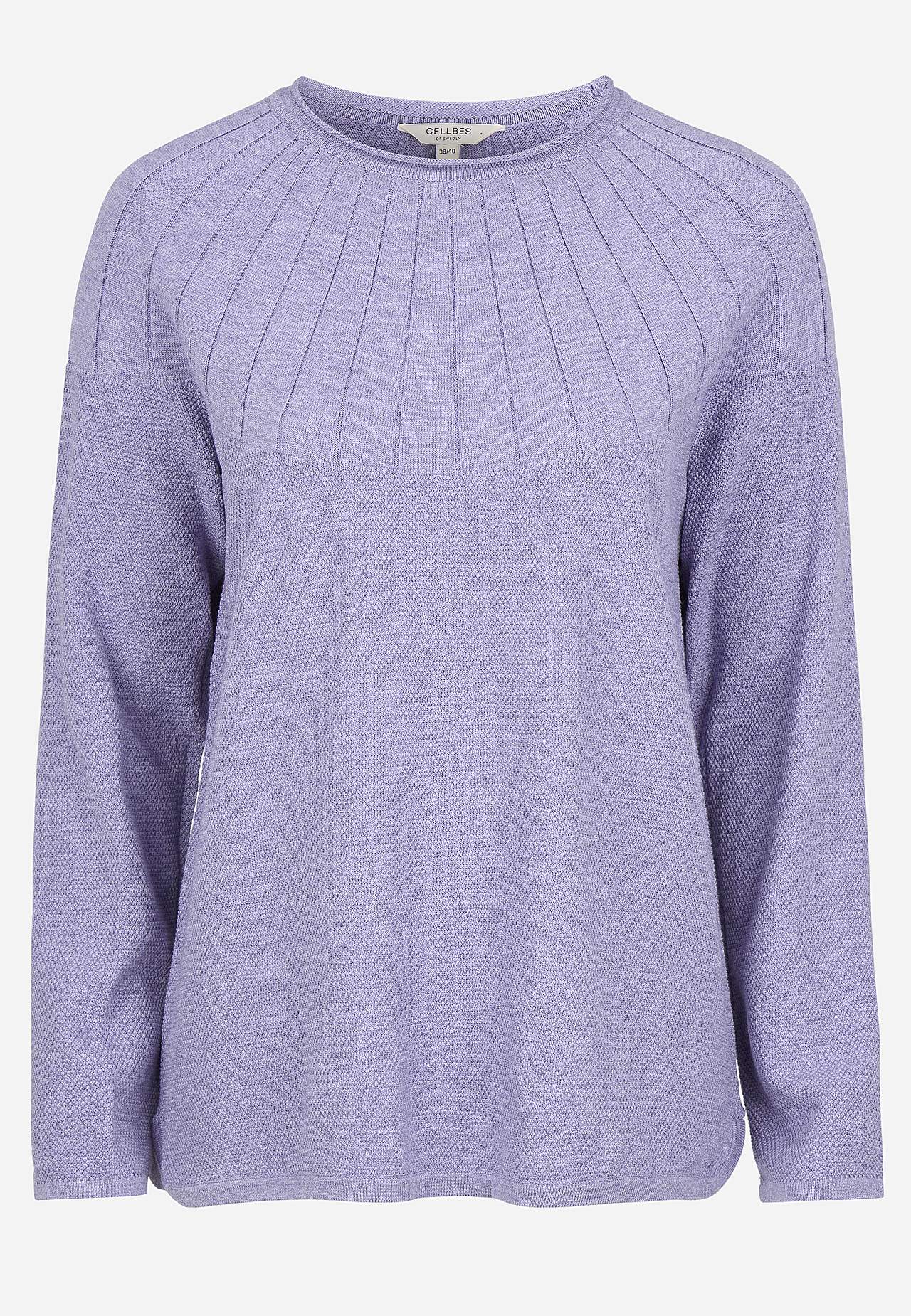 Sweter cienko dziergany